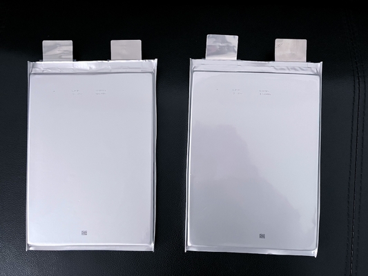 안전 높은 충전 및 방출 효율 50A 긴 수명 Span LFP Lipo4 포지 첼 3.2V 높은 에너지 밀도 리?? 이온